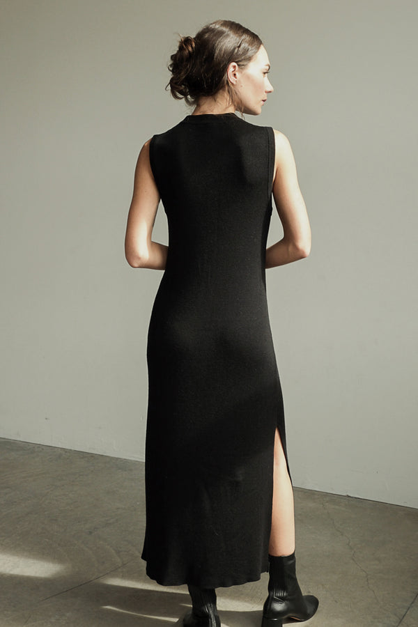 No.21 Sleeveless Midi