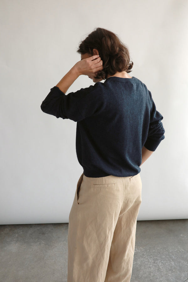 No.33 V Neck