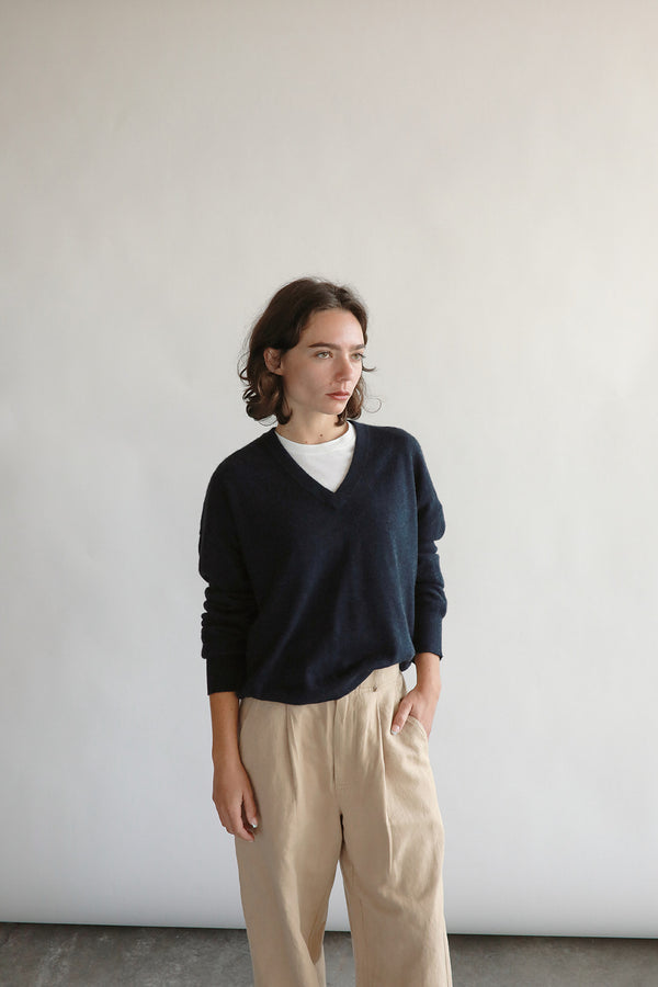No.33 V Neck